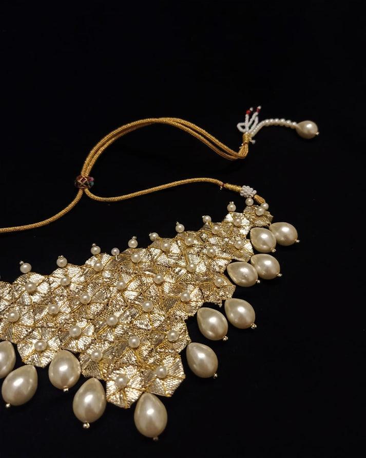 NECKLACE - Golden.