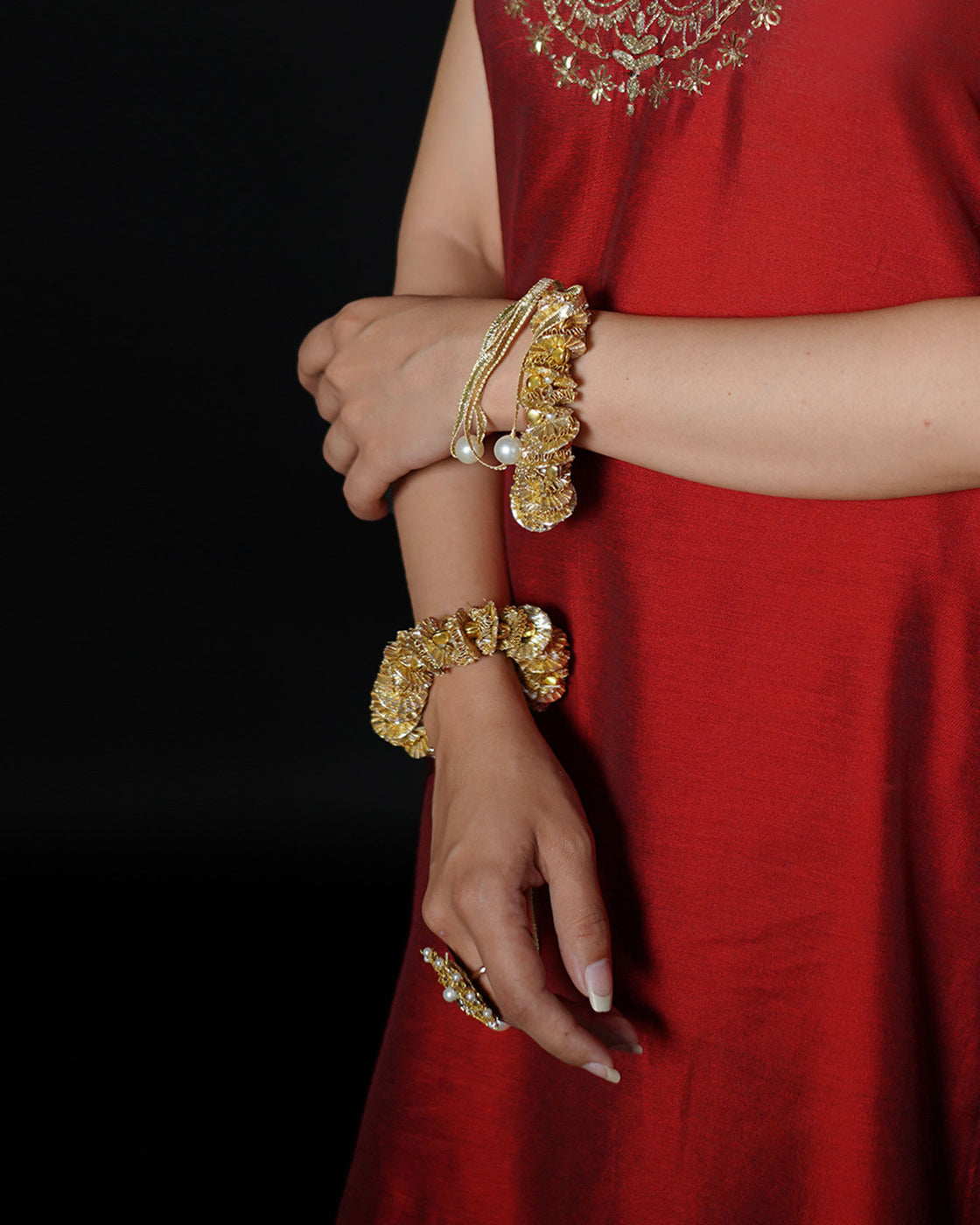 GAJRAH BRACELET - Golden