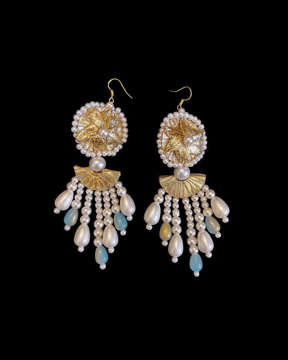 CHANDELIER EARRINGS - Multi.